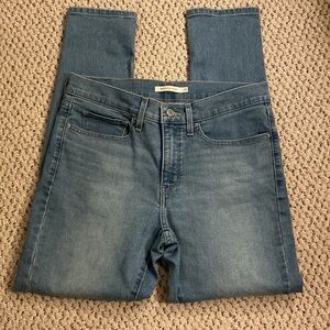 Levi’s. Classic Blue Women's Jeans